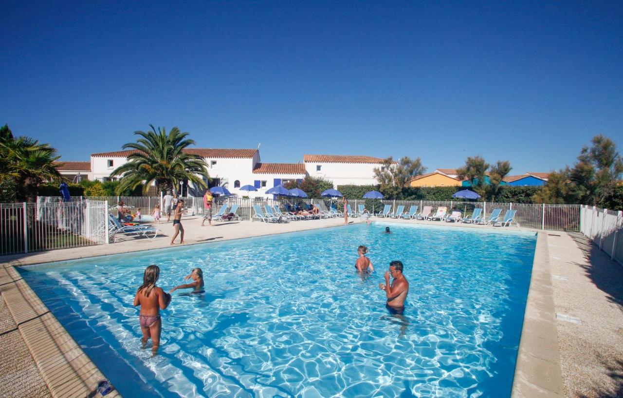 Residence Odalys Le Village Des Amareyeurs Le Chateau-d'Oleron Luaran gambar