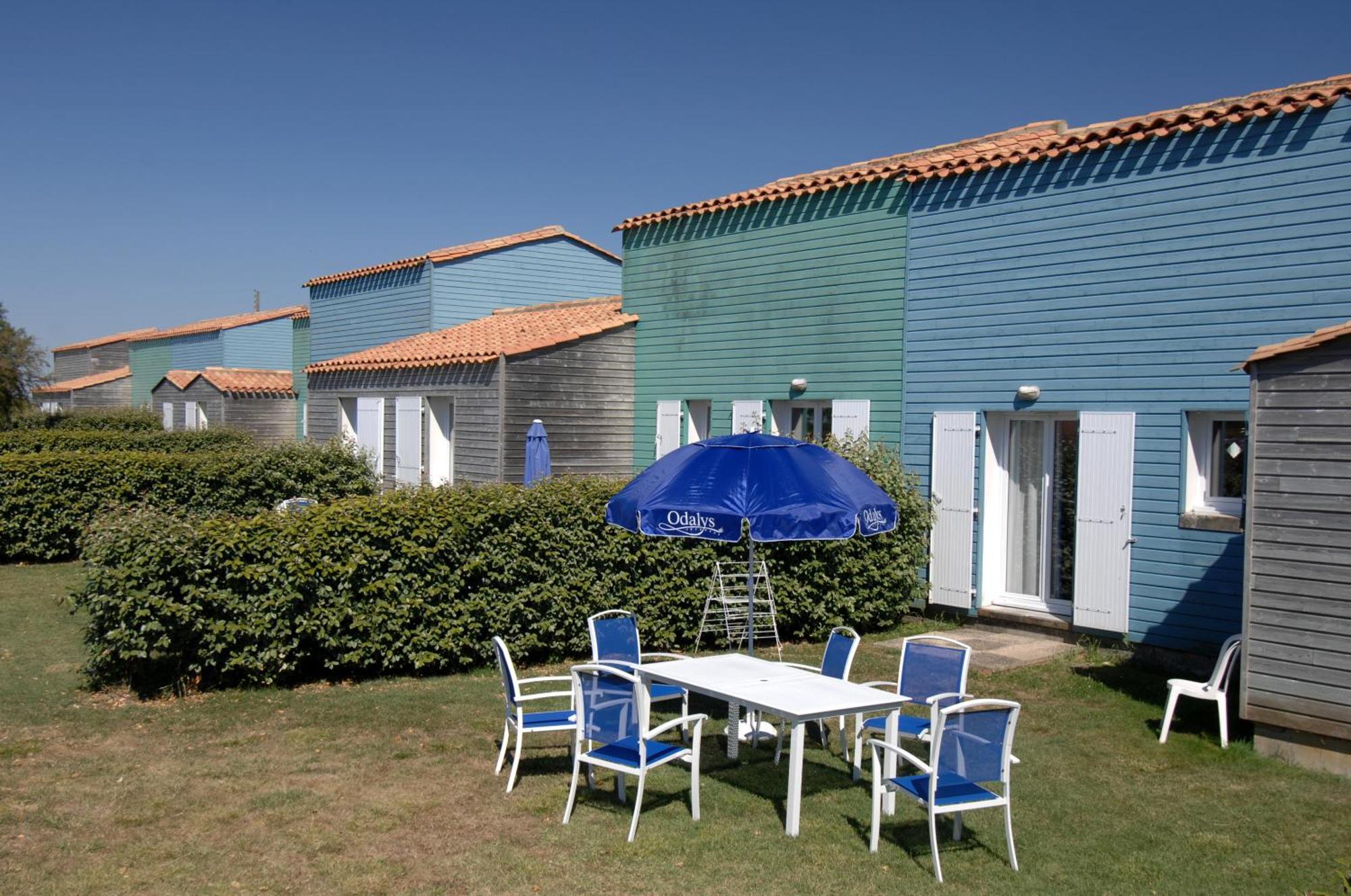 Residence Odalys Le Village Des Amareyeurs Le Chateau-d'Oleron Luaran gambar