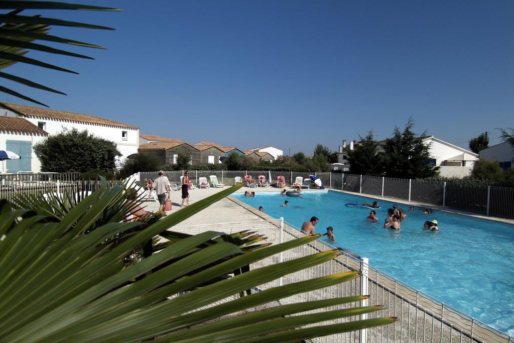 Residence Odalys Le Village Des Amareyeurs Le Chateau-d'Oleron Luaran gambar