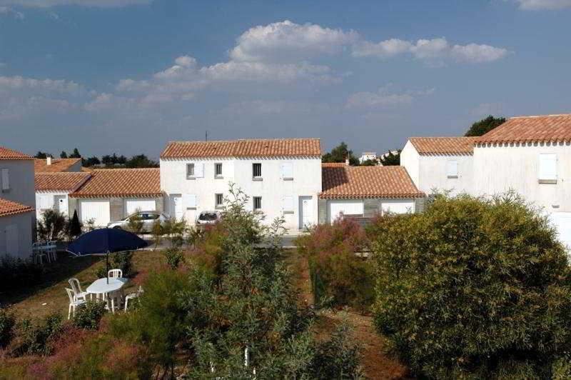 Residence Odalys Le Village Des Amareyeurs Le Chateau-d'Oleron Luaran gambar
