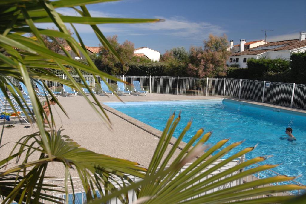 Residence Odalys Le Village Des Amareyeurs Le Chateau-d'Oleron Luaran gambar