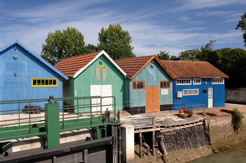 Residence Odalys Le Village Des Amareyeurs Le Chateau-d'Oleron Luaran gambar