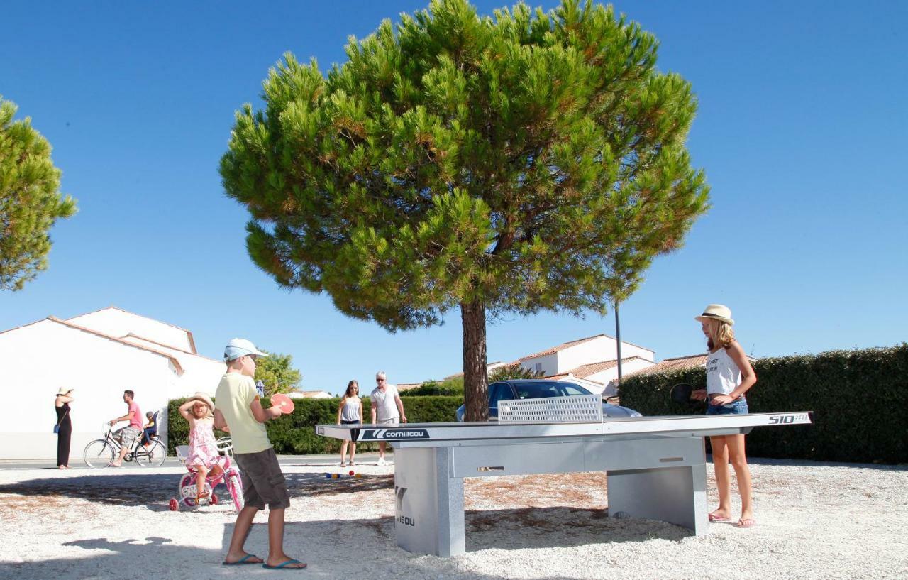Residence Odalys Le Village Des Amareyeurs Le Chateau-d'Oleron Luaran gambar
