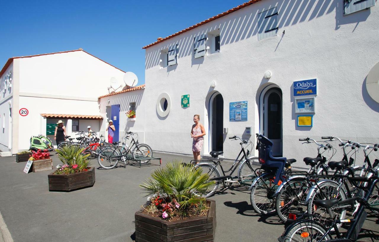 Residence Odalys Le Village Des Amareyeurs Le Chateau-d'Oleron Luaran gambar